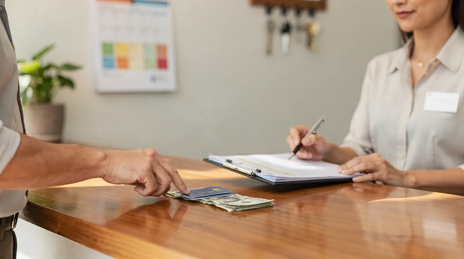 A tiered refund schedule ties the financial consequences of a cancellation to how much notice